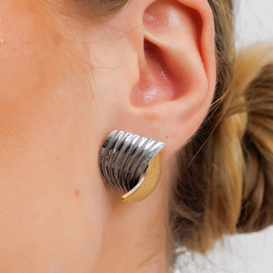 Earring Wave Motion with Mixed Gold and Silver Finish
