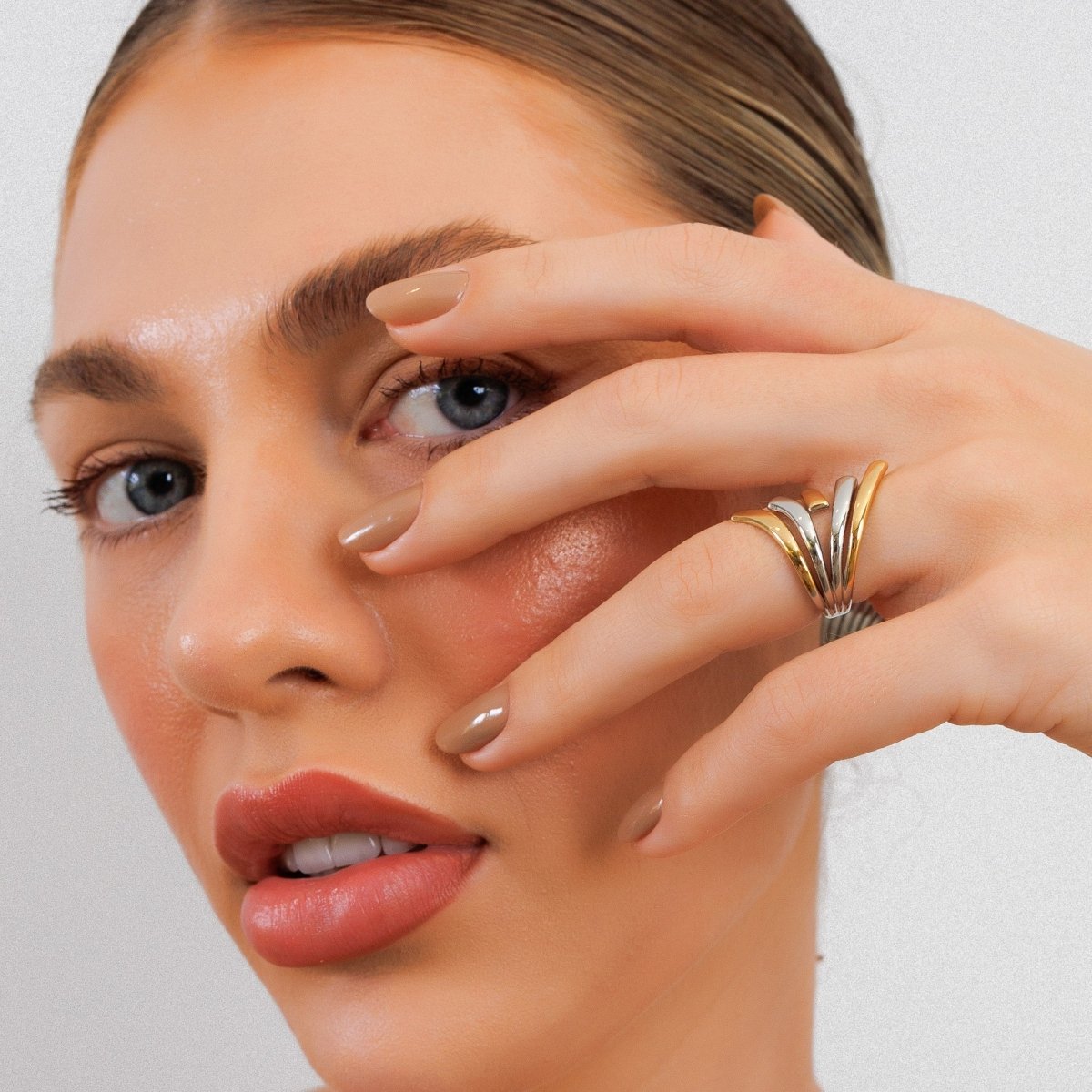 Ring Flow Adjustable with Mixed Gold and Silver Finish