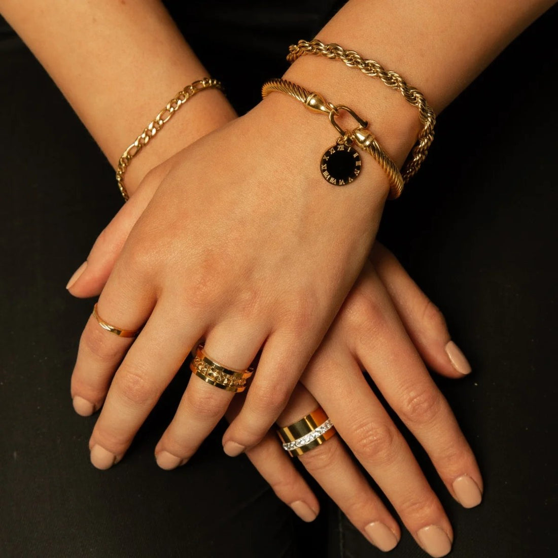 18K Gold-Plated Onyx Pendant Bracelet