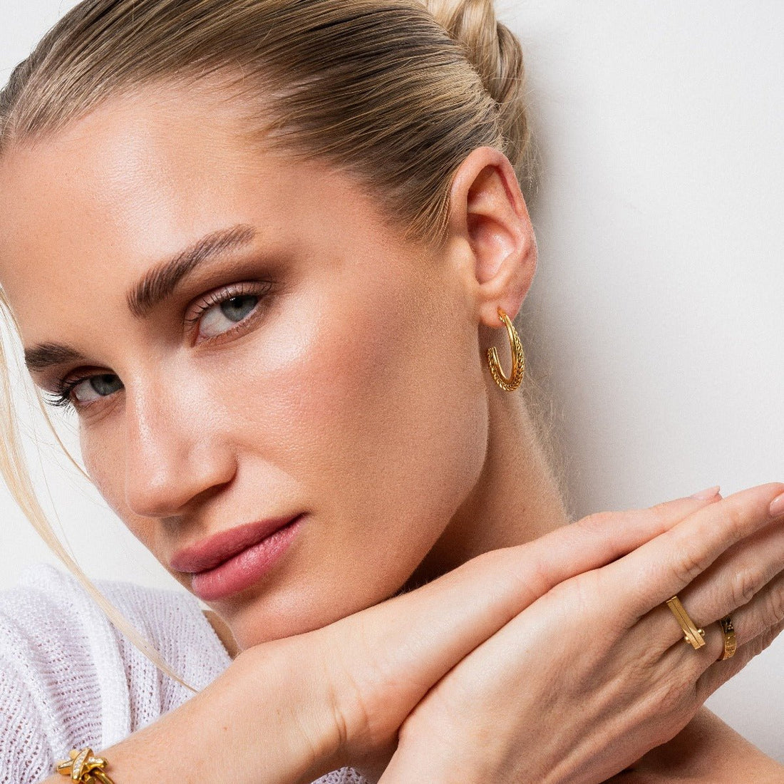 Madison Hoop Earrings 18k Gold Plated